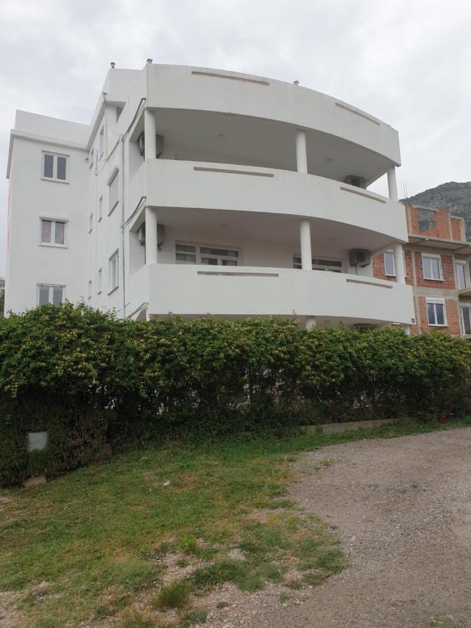 Montenegrin Beauty Star Bar Exterior photo